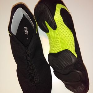 Bloch canvas split sole dance shoes